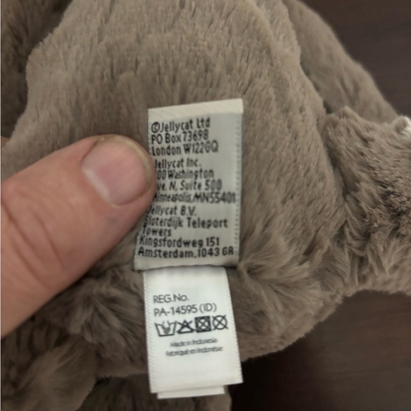 Jellycat Bashful Raccoon NWT - Picture 8 of 9